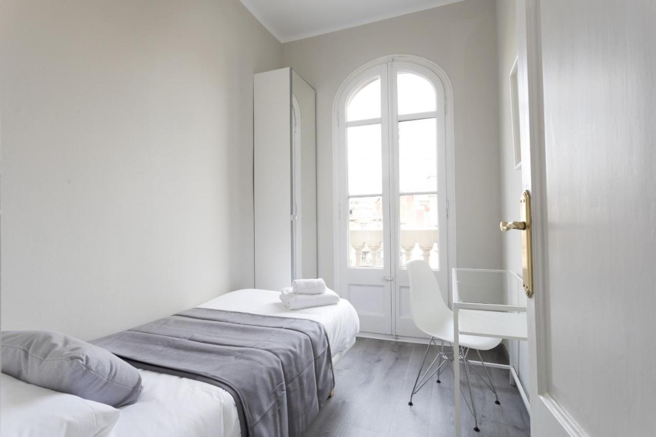 Priority Fira Apartments Barcelona Luaran gambar
